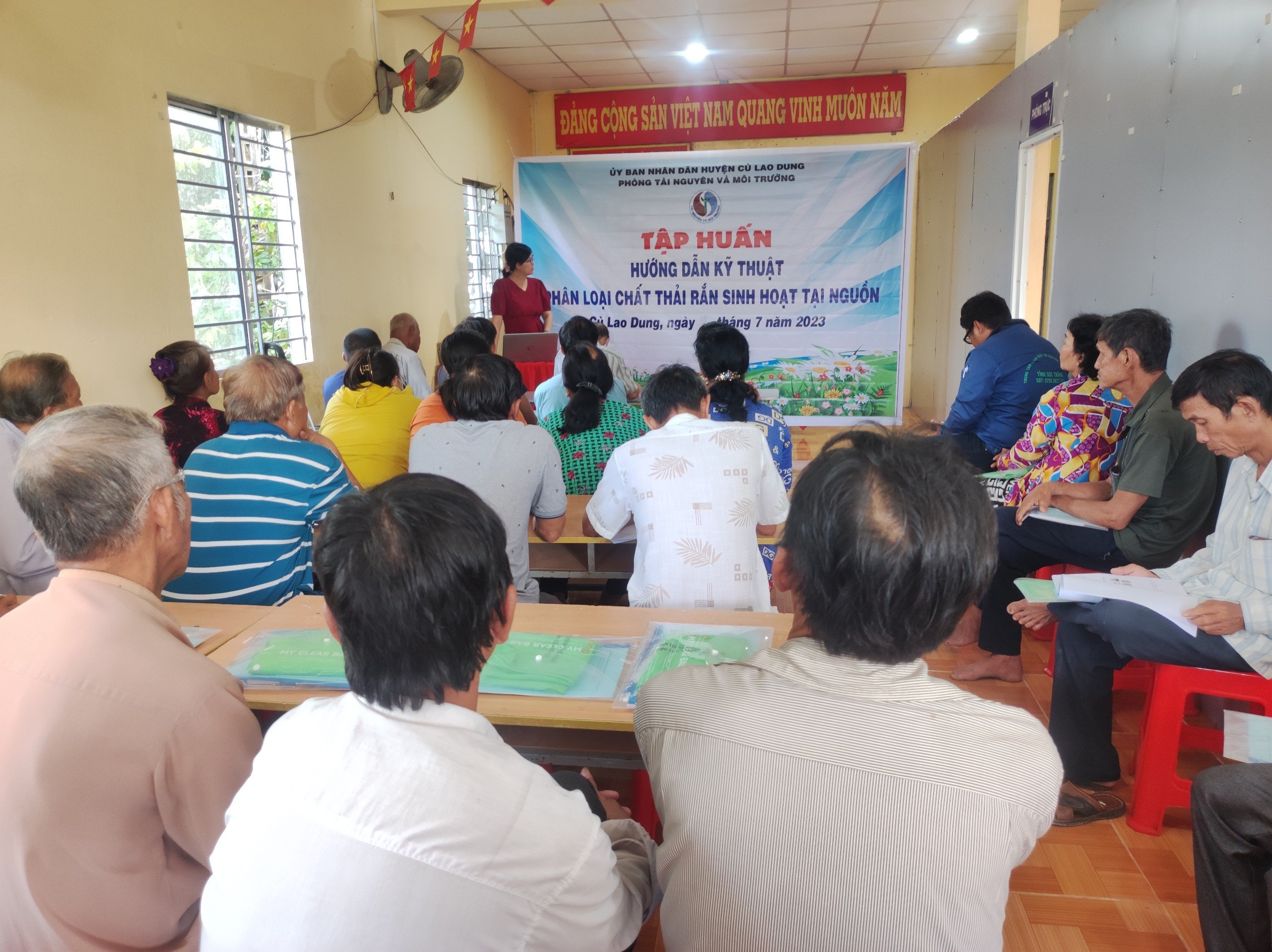 Hội nghị tập huấn hướng dẫn phân loại rác tại nguồn