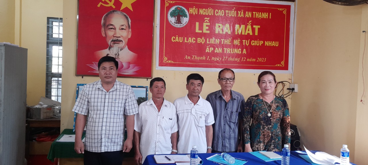 Hội Người Cao tuổi xã An Thạnh 1 tổ chức ra mắt Câu lạc Bộ liên thế hệ
