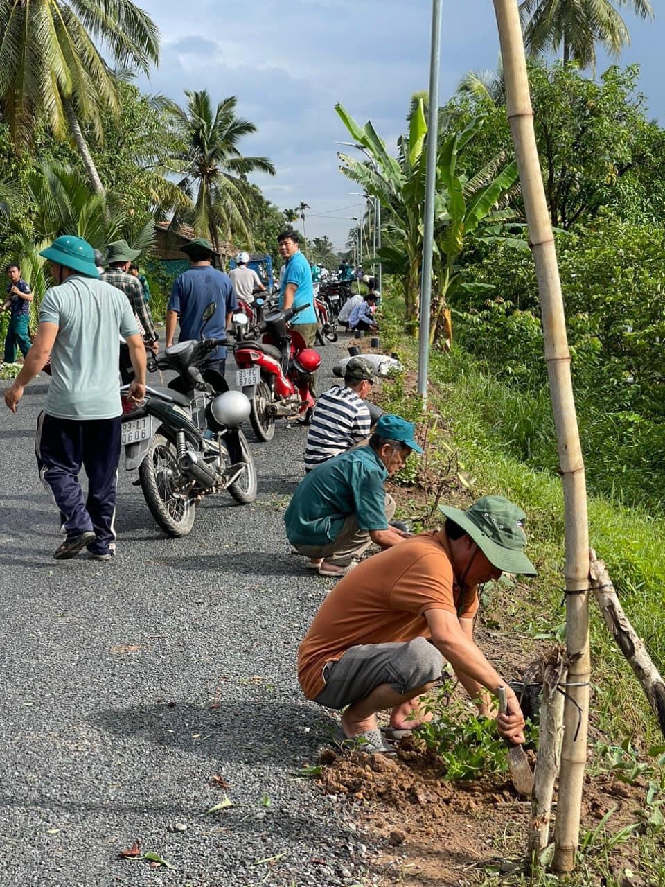 Ra quân phát hoang, vệ sinh môi trường chuẩn bị lễ công bố xã đạt chuẩn Nông thôn mới kiểu mẫu
