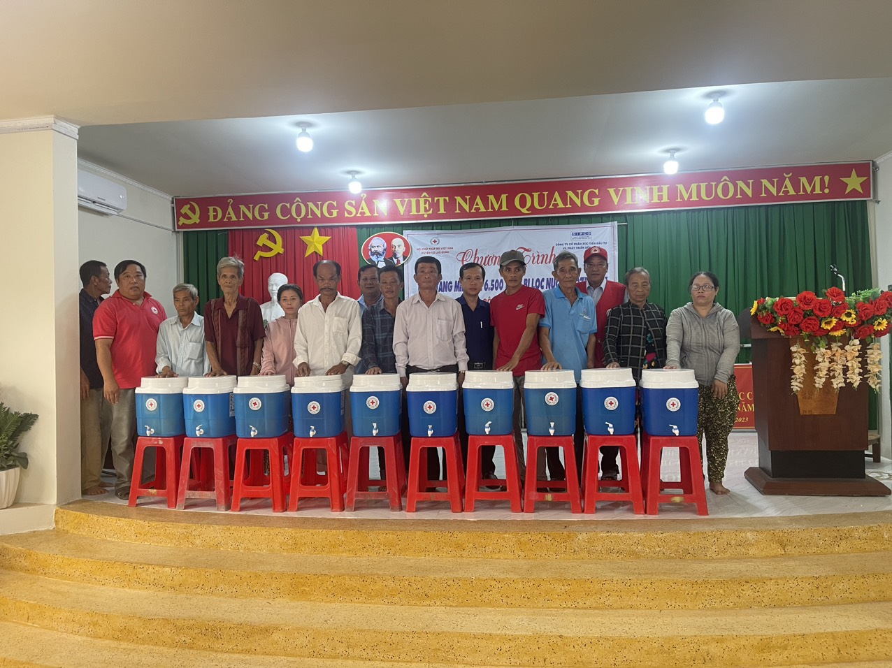 Trao tặng thiết bị lọc nước tại Đồng Bằng Sông Cửu Long do Công Ty Cổ phần Xúc tiến Đầu tư và Phát triển bền vững (SIPCO) tài trợ